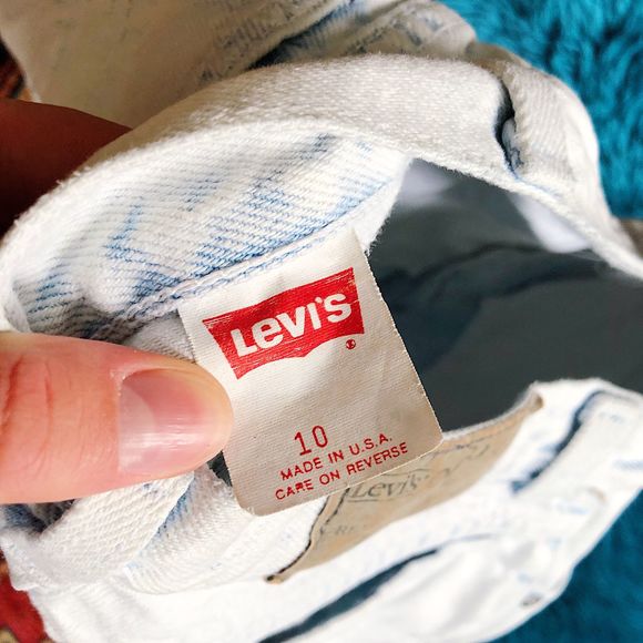 LEVI 900 SERIES VINTAGE HIGH WAIST SHORTS - Picture 5 of 6